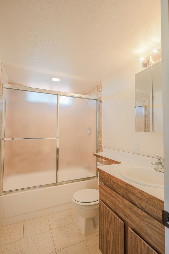 Building Photo - BARN STYLE HOME ON HUGE LOT!!!!1 Bedroom LOFT 1.5 Bathroom