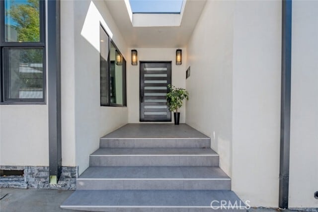 Building Photo - 421 Mariposa Ave