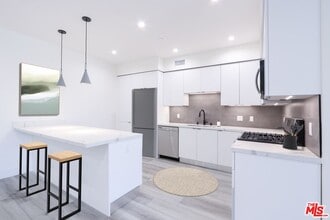 Building Photo - 11800 Courtleigh Dr