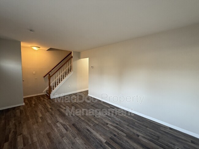 Building Photo - 914 Anvil Rd