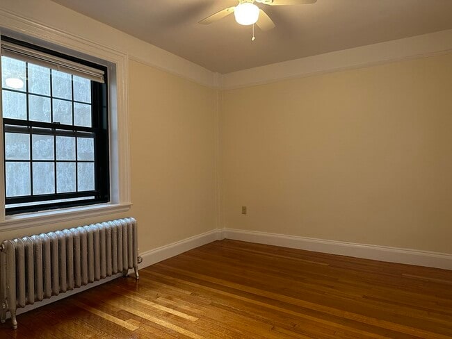 Building Photo - 124 Bowdoin St