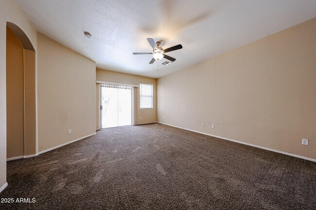 Building Photo - 44115 Askew Dr