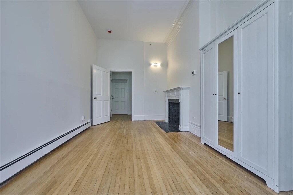 Building Photo - 246 Commonwealth Ave