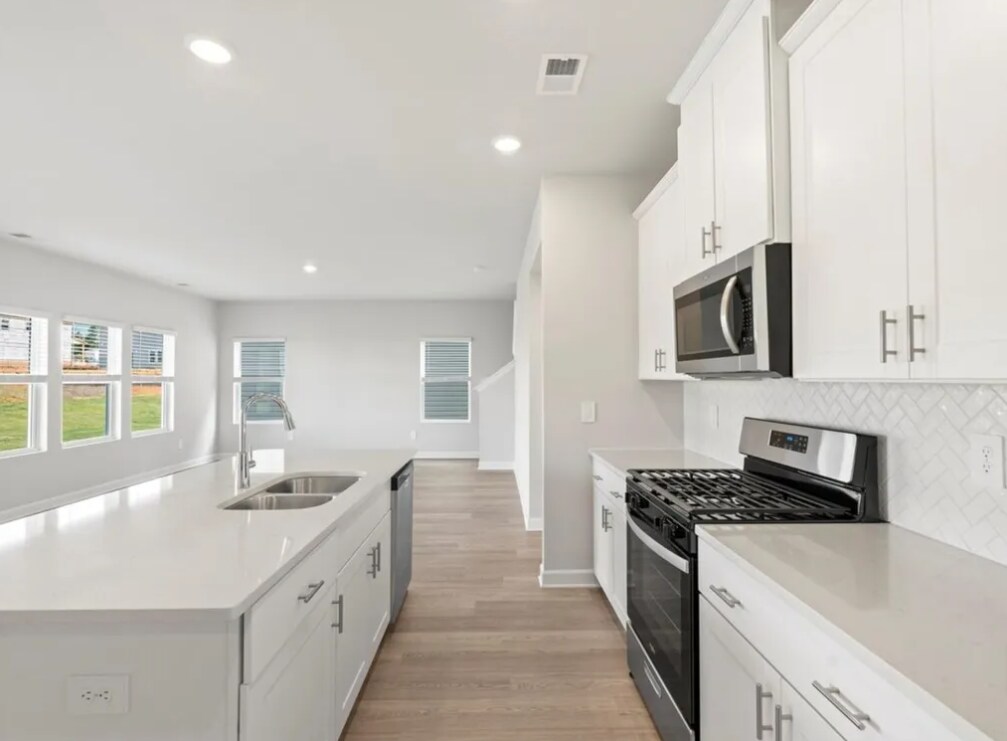 Building Photo - 527 Ward Wilson Trl