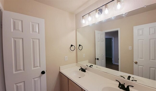 Building Photo - 1248 Lacey Oak Loop