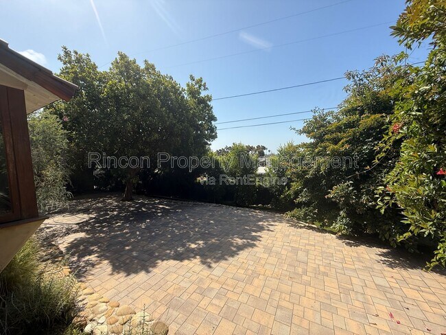 Building Photo - 2166 Palomar Ave