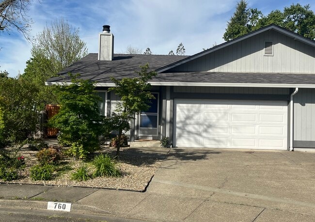 Primary Photo - 760 Bowen Ct