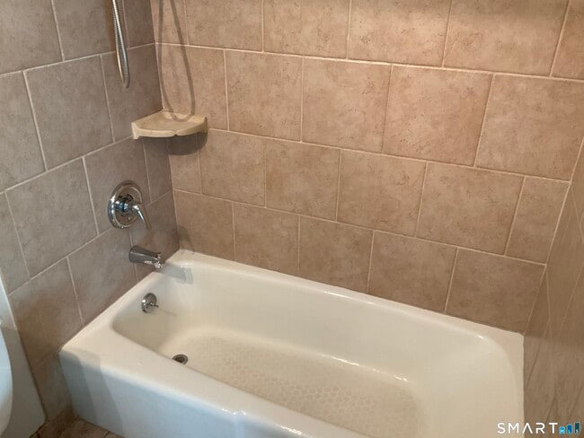 Building Photo - 157 Woodland Dr