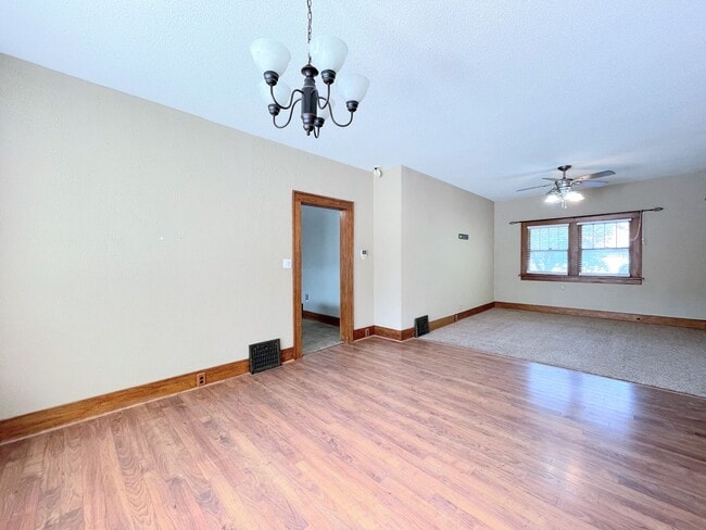 Building Photo - Spacious 3 bedroom home with finished base...