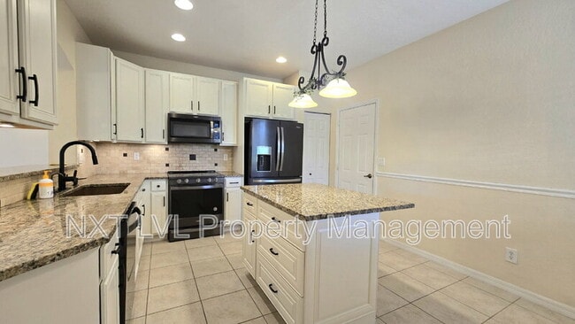 Building Photo - 2448 Laurentina Ln