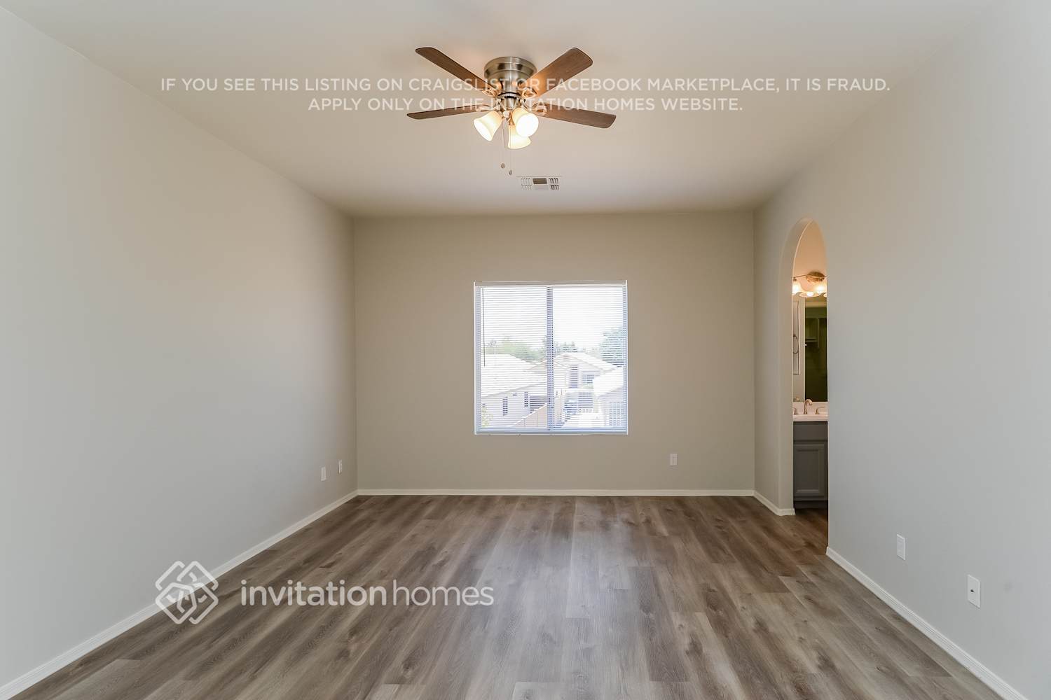 Building Photo - 687 W Country Estates Ave