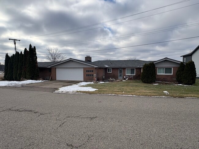 Building Photo - 504 Burgess Dr