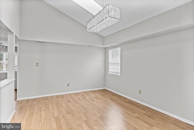 Building Photo - 3 Harvest Ln