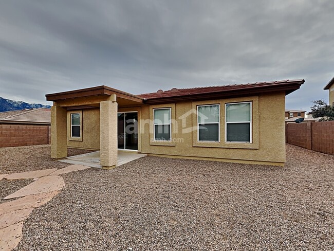 Building Photo - 3631 E Foxtrotter Rd