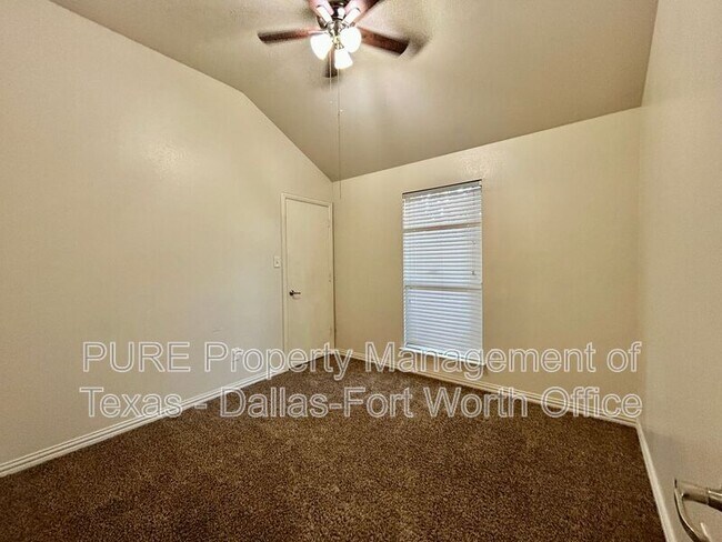 Building Photo - 629 Madeline Ct