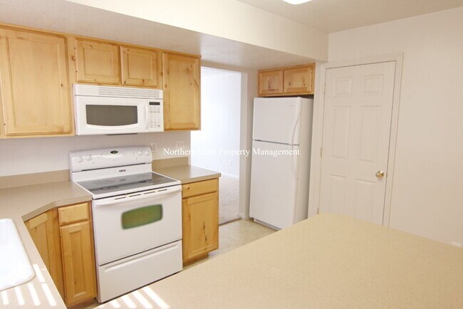 Building Photo - 2 Bed, 1.5 Bath, HVAC
