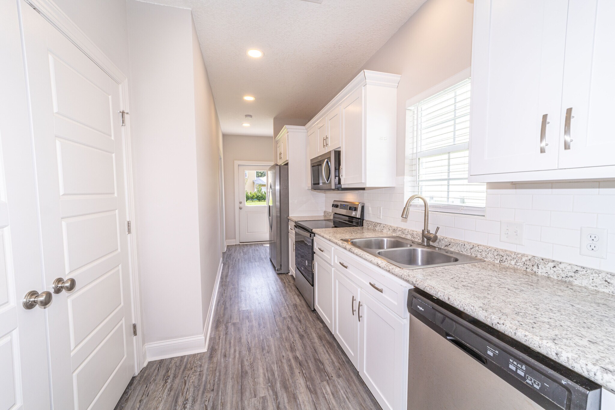 Building Photo - 155 Promenade Pl