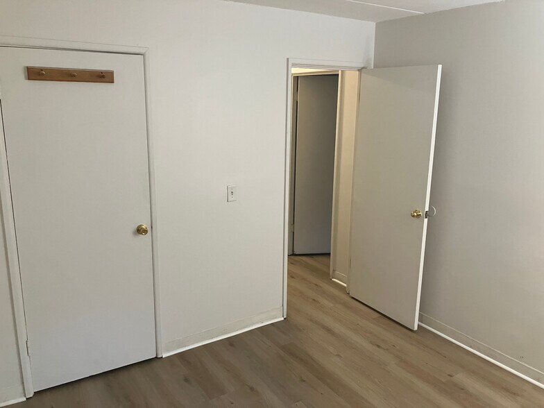 Building Photo - 287 Commercial St