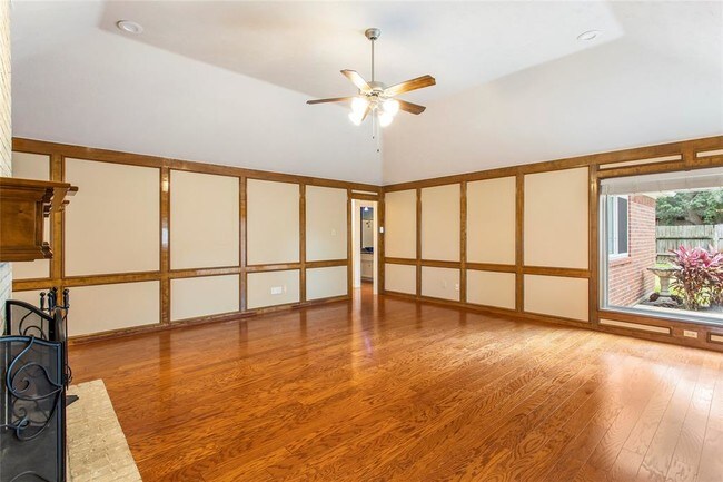 Building Photo - 14718 Stanbridge Dr