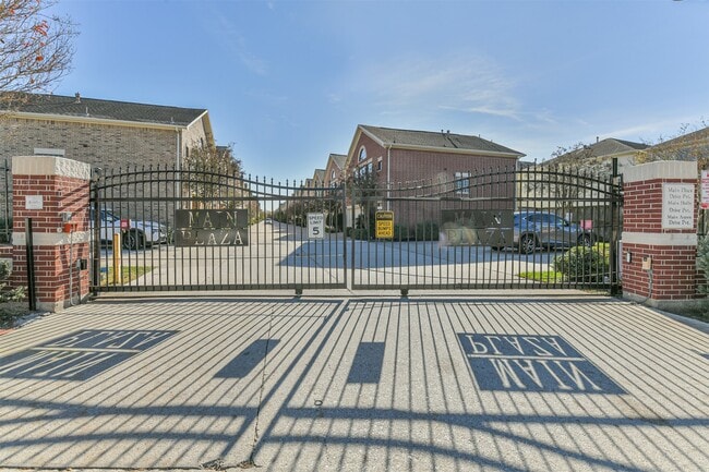 Building Photo - 11307 Main Holly Dr