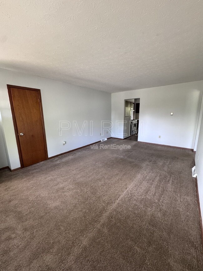 Building Photo - 4020 Vira Rd