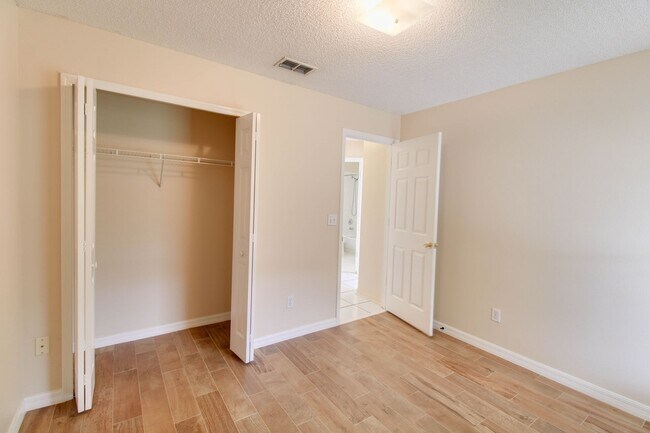 Building Photo - 10538 Sun Villa Blvd - Available December ...