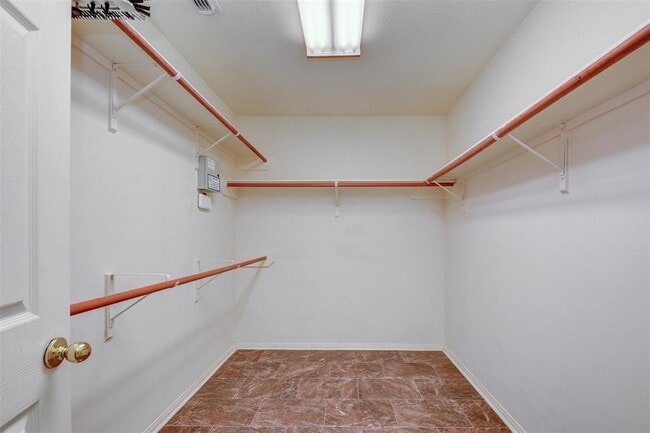 Building Photo - 25915 Drybrook Rd