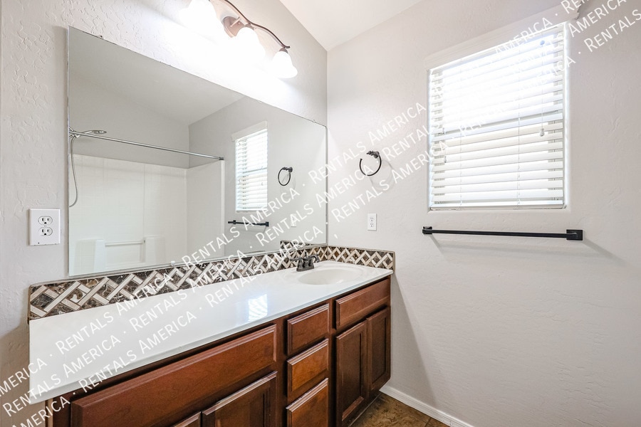 Building Photo - 41629 N Ranch Dr