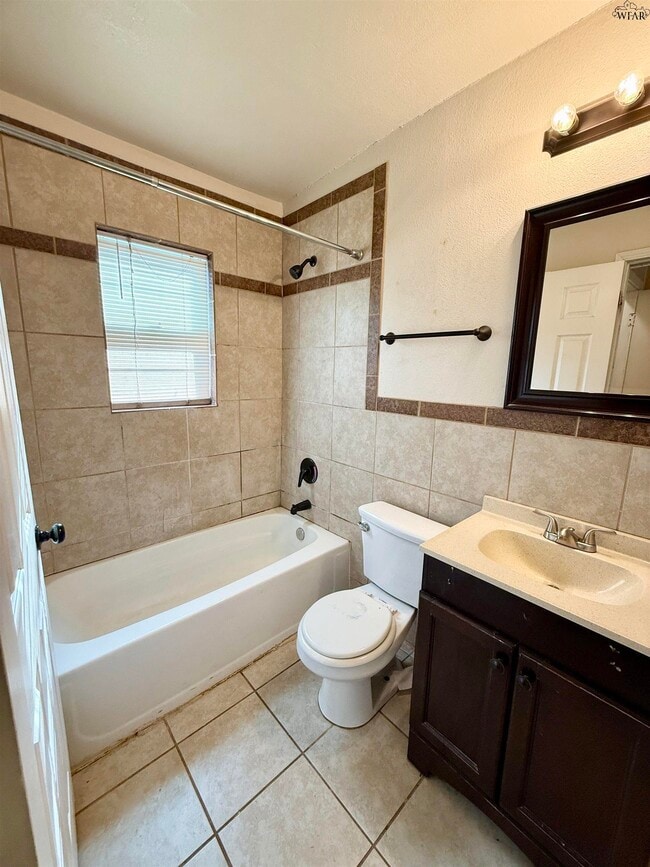 Building Photo - 3013 Lavell Ave