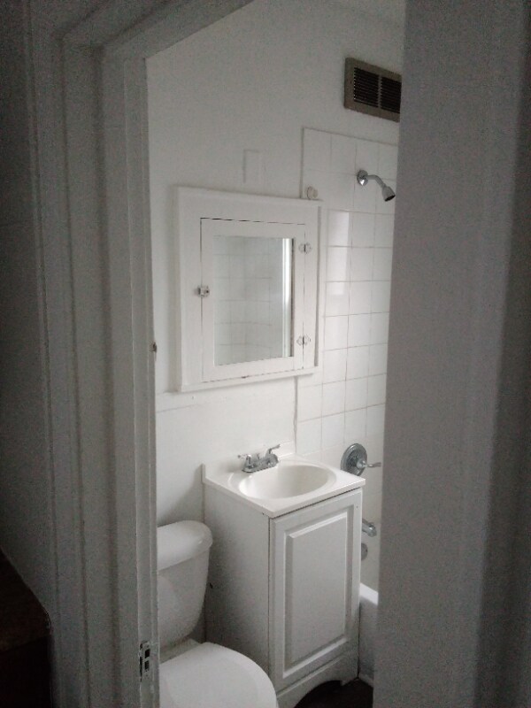 Building Photo - 4012 Deodar St