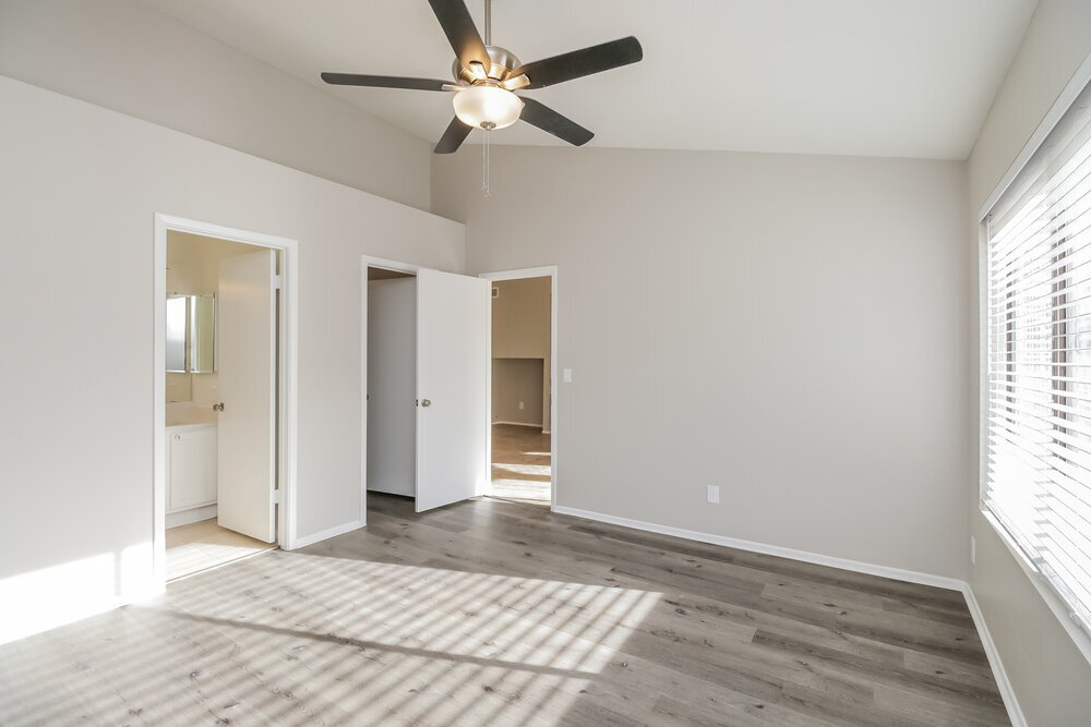 Building Photo - 657 W Shawnee Dr