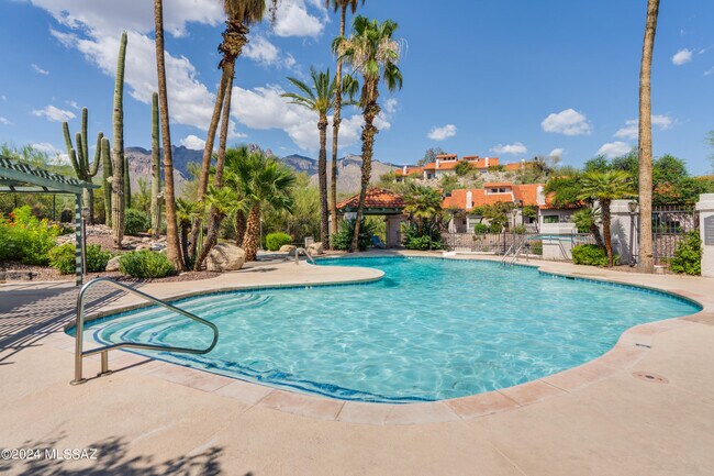 Building Photo - 6441 N Tierra De Las Catalinas