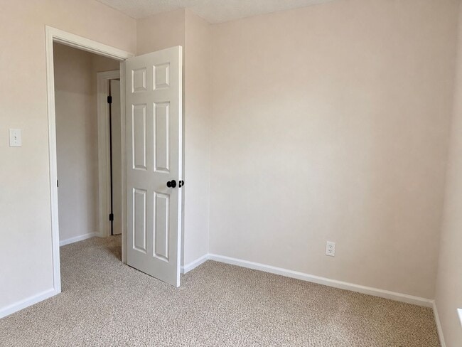 Building Photo - Gorgeous Single Family 4 bedroom furnished rental in Green Run