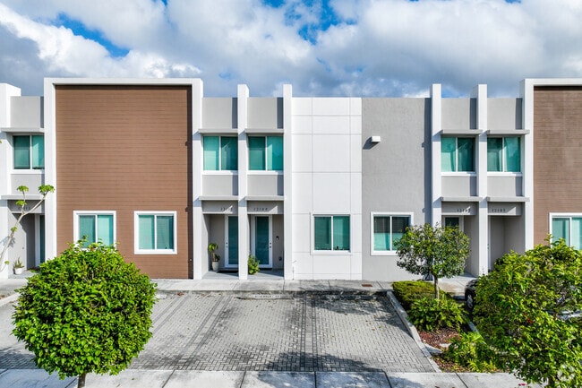 Front Of Apartments - East of 5th Townhomes