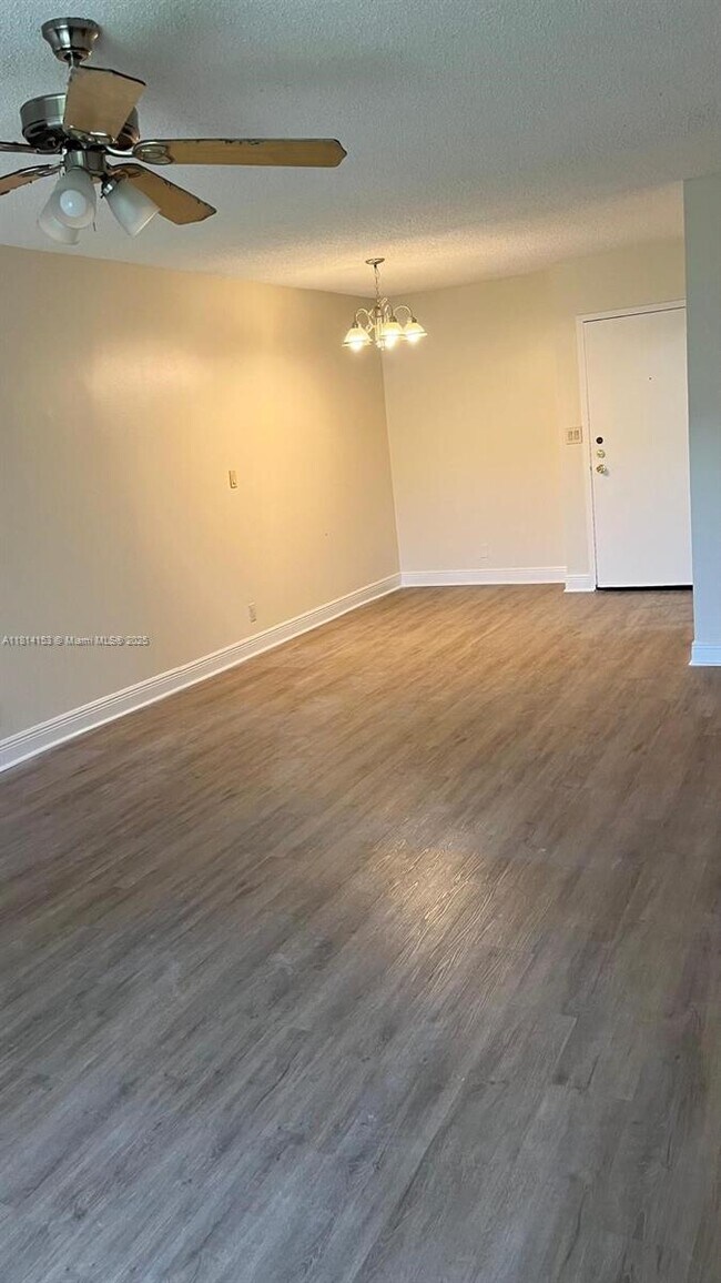 Building Photo - 3123 Oakland Shores Dr