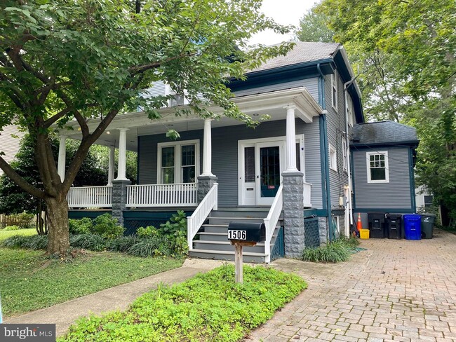 Building Photo - 1506 N Garfield St