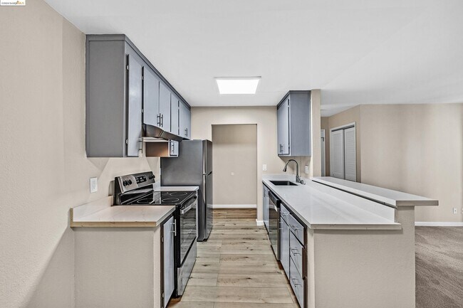 Building Photo - 66 Fairmount Ave