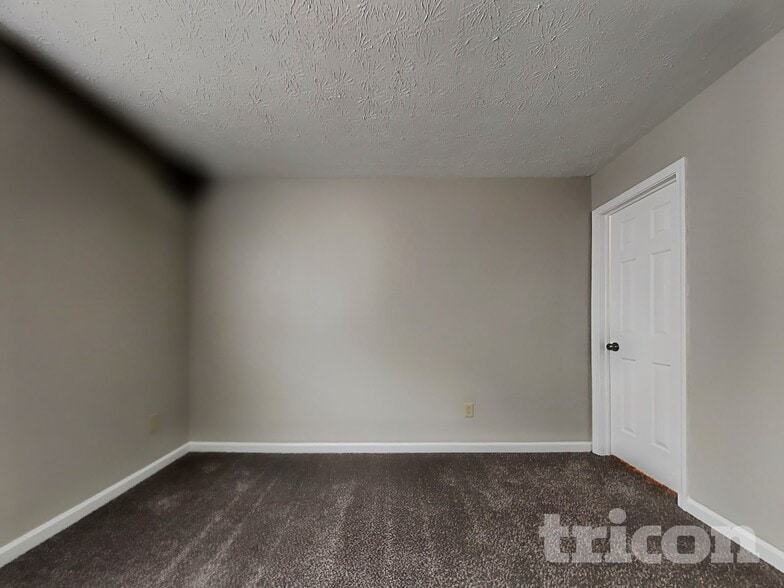 Building Photo - 614 Eastpointe Dr