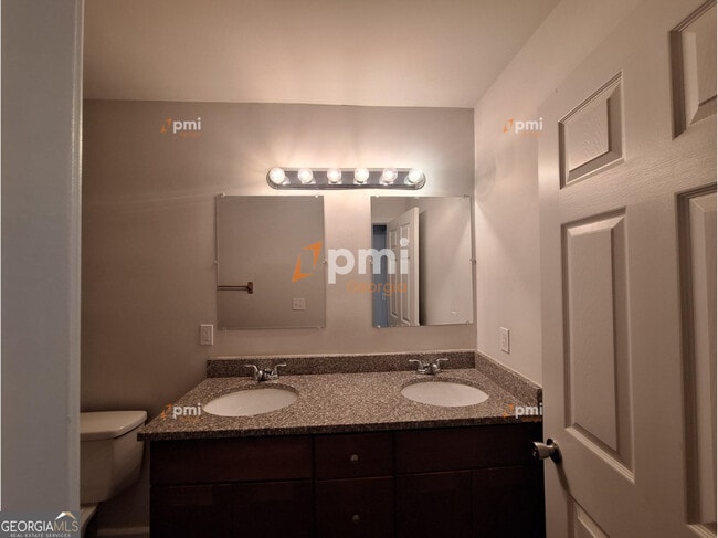 Building Photo - 1487 Woodfern Dr