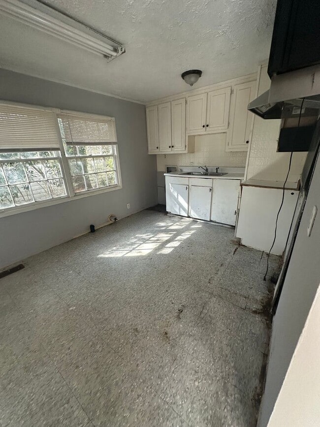 Building Photo - 4147 Marion Ave