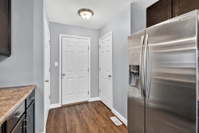 Building Photo - Charming 4-Bedroom Home in Springhurst Com...