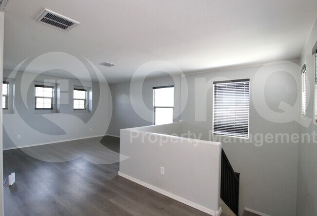 Building Photo - 16401 W Latham St