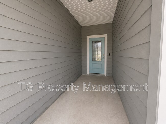 Building Photo - 248 Zancara St