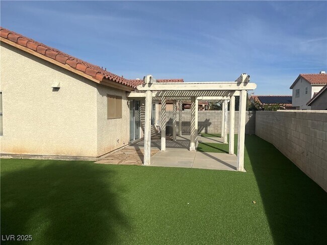 Building Photo - 368 Abbington St