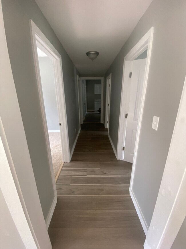 Building Photo - 70 Church St