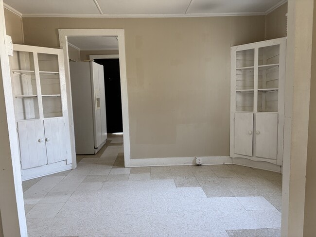 Building Photo - 400 Lamar St