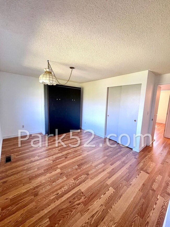 Building Photo - 5959 S 12th St