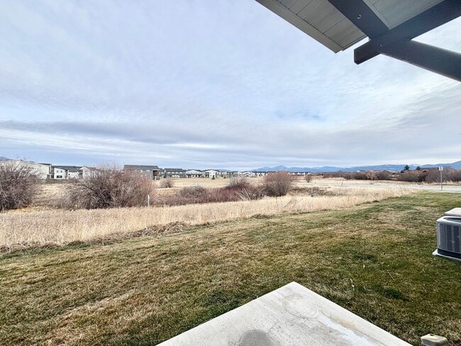 Building Photo - Central 4 Bedroom Condo