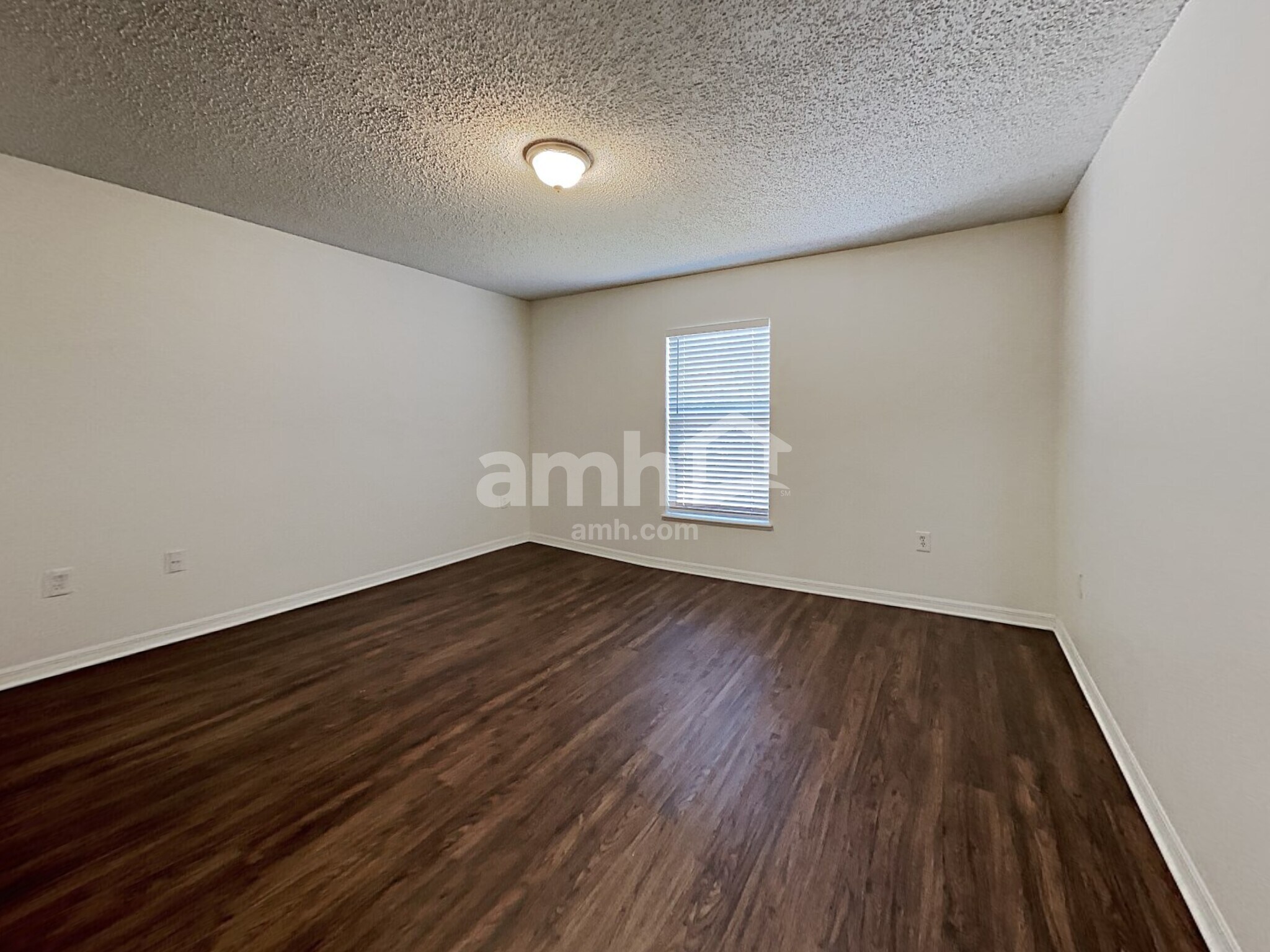 Building Photo - 10421 Opus Dr