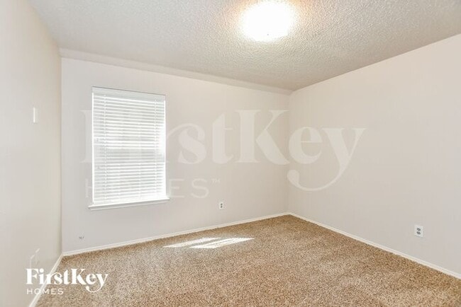 Building Photo - 1008 Hanover Dr